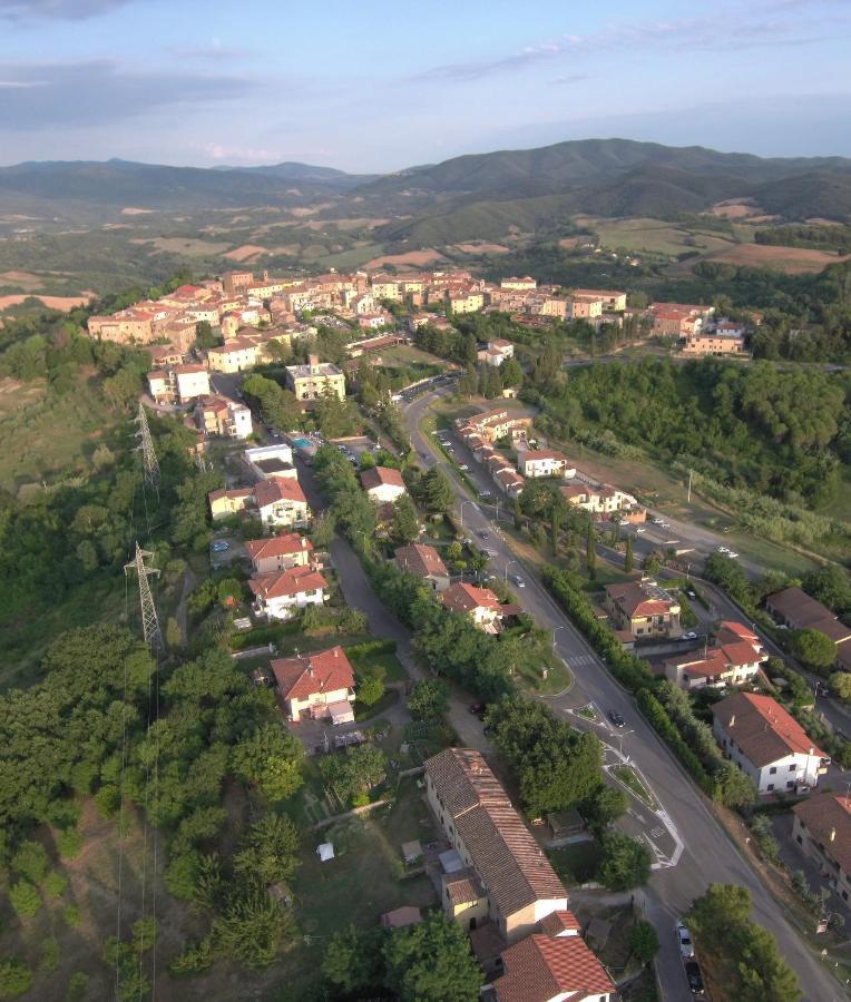 La Bellana Apartment Guardistallo Luaran gambar