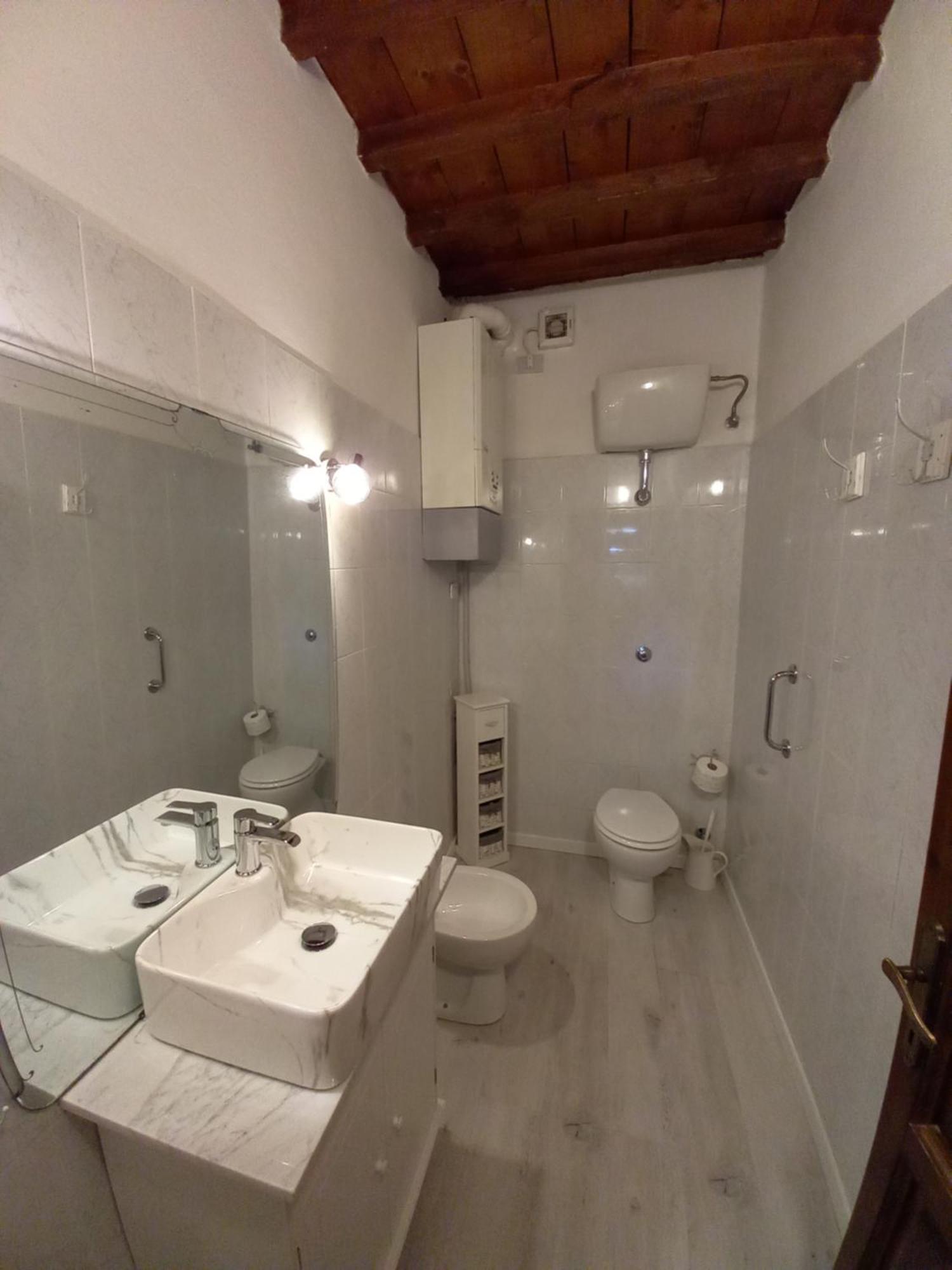 La Bellana Apartment Guardistallo Luaran gambar