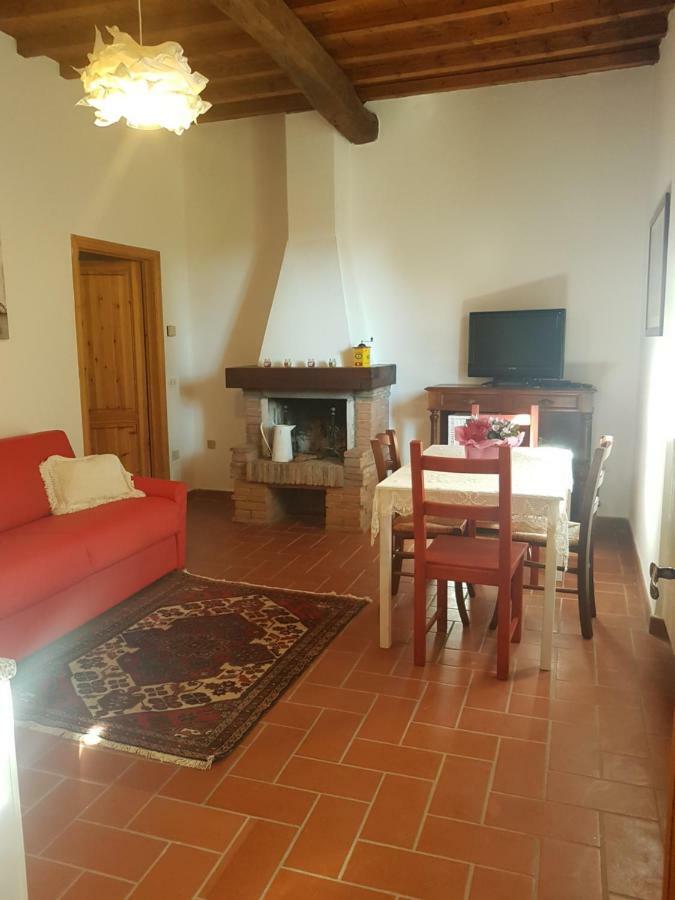 La Bellana Apartment Guardistallo Luaran gambar
